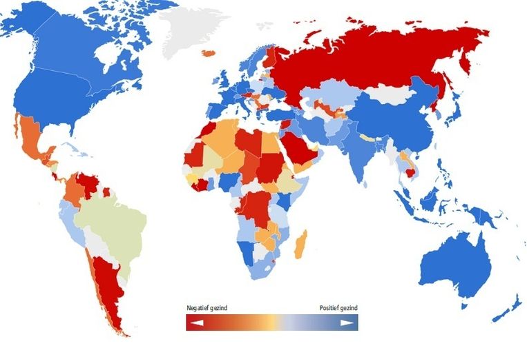 Wie zijn de vrienden van Nederland? Blauw is positief gezind, rood is negatief gezind. Beeld Trouw, Bron: HCSS