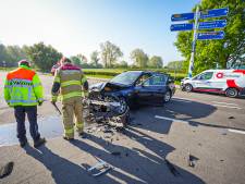 Meerdere auto's betrokken bij ongeval in Giesbeek: één automobilist overgebracht naar ziekenhuis