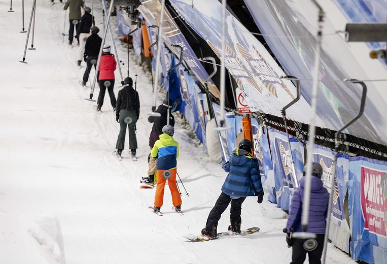 commentator Knorretje Spit Na een verloren wintersportseizoen hebben de Nederlandse skibanen het zwaar