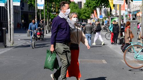 Winkels staan achter verplichte mondmaskers, maar “wij gaan niet politieman spelen of boetes betalen”