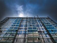 Reddingsboei voor rampzalige renovatie, maar bewoners van Apeldoornse ‘asbestflat’ moeten daar wel voor bloeden