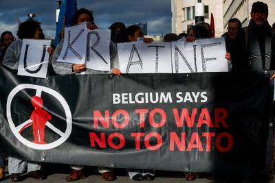 Environ 200 personnes à Bruxelles disent “non” à une guerre en Ukraine