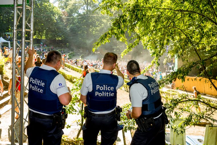 De Brusselse politie, hier aanwezig op Couleur Café, staat voor een van de grootste operaties sinds jaren. Beeld BELGA