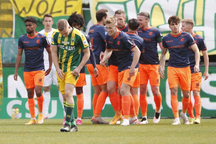 Fortuna Sittard juicht na de 0-2 tegen ADO Den Haag.