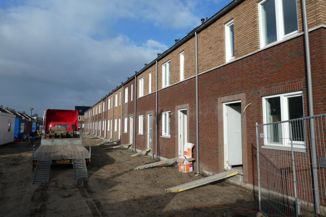 De nieuwe woningen van Woonmeij aan de Seringenlaan. Bewoners krijgen volgende maand de sleutel.