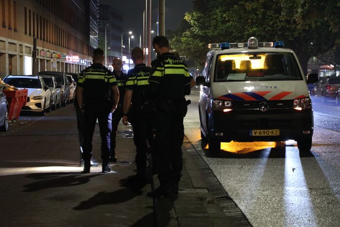 Op meerdere plekken in Den Haag vonden vannacht steekpartijen plaats.