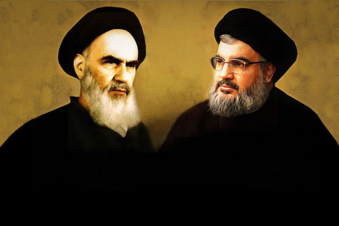 Une photo montrant l'ayatollah Khomeini et le chef du Hezbollah Hassan Nasrallah, visible sur le site web de l'actuel dirigeant iranien, l'ayatollah Ali Khamenei.