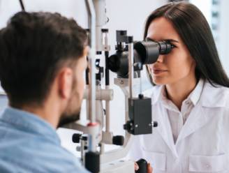 Slechts 9 flacons voor 200 patiënten: wereldwijd tekort aan belangrijk medicijn dreigt mensen met zeldzame oogziekte blind te maken