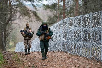 Fils barbelés, mines et un millier de bunkers: les pays baltes se préparent à une invasion russe