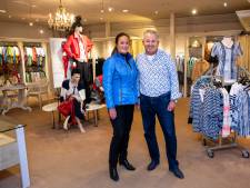 Nicole en Marc Struijk van Modehuis Welten wilden stoppen, maar ze kunnen de klanten niet missen
