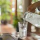 ‘Een volledig terras dat gratis kraanwater vraagt? Dat gaat niet.’ Of toch?
