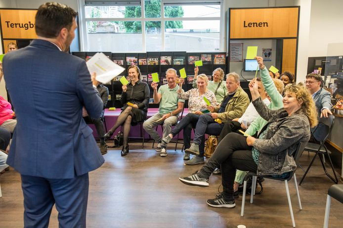 Wethouder Robert van Asten speelt de quizmaster.