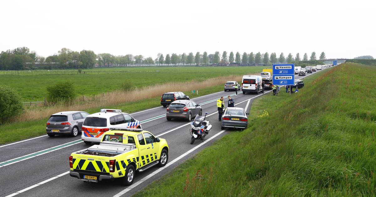 Ongeval met drie autos op A50 bij Kampen.