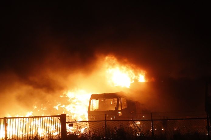 Grote brand bij recylcingbedrijf in Someren-Heide.