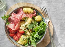 Rijkgevulde Italiaanse aardappelsalade
