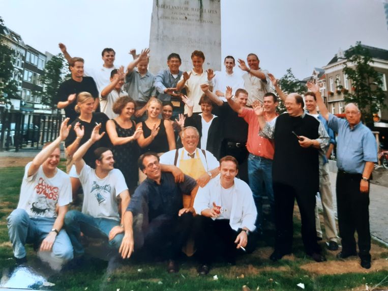 During Nijmeegse Zomerfeesten in 1999. Gerrard in the center with a yellow apron.  picture   