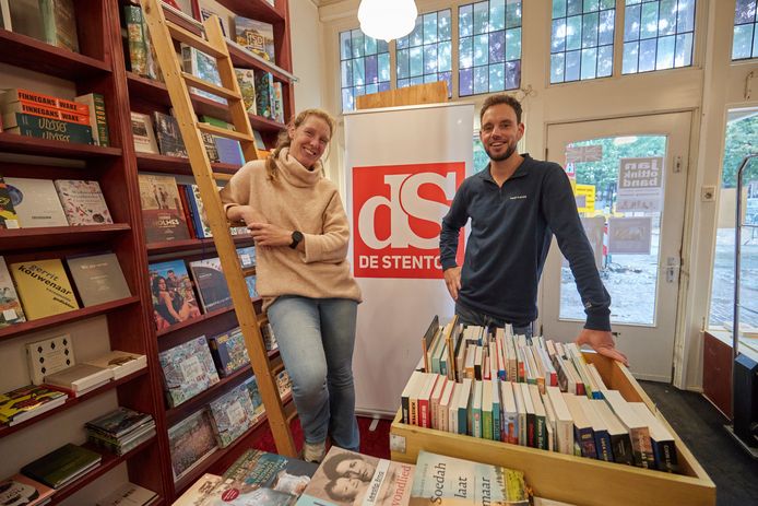 Pop-upredactie van de Stentor vrijdag 27 oktober in boekhandel Lovink ...