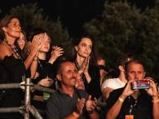 Angelina Jolie et sa fille Shiloh aperçues au concert de Måneskin