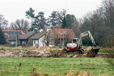 Na dreiging met rechtszaak kiest illegale slootgraver eieren voor zijn geld: geul dicht