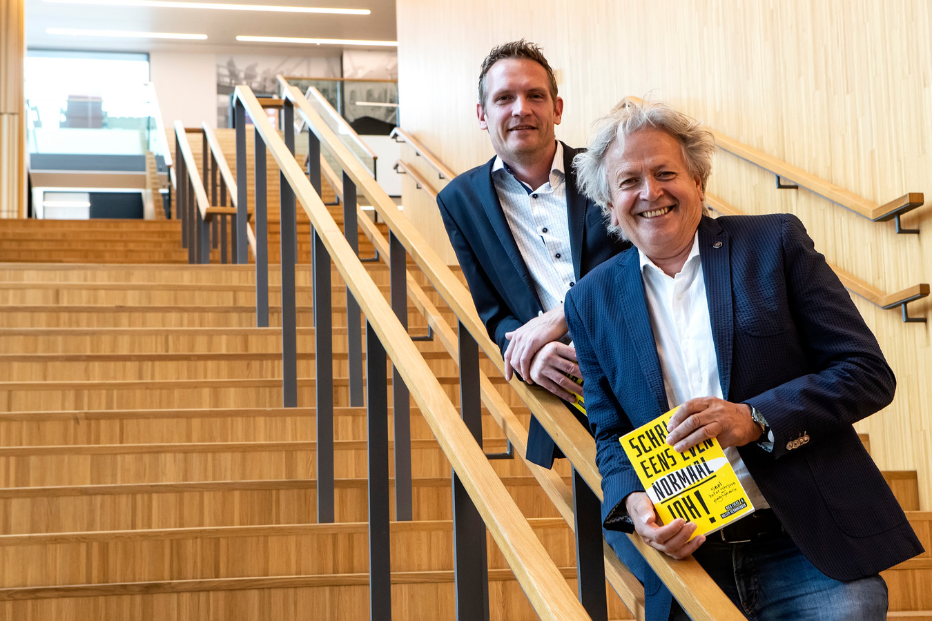 Raaltenaren Rick en Willem gaan met boek schrikbarende schrijftaal te