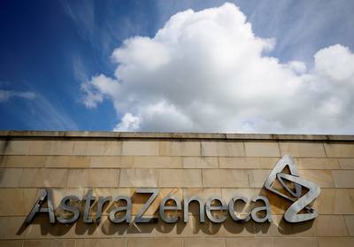 AstraZeneca contraint par la justice bruxelloise à livrer, mais moins que réclamé par l'UE