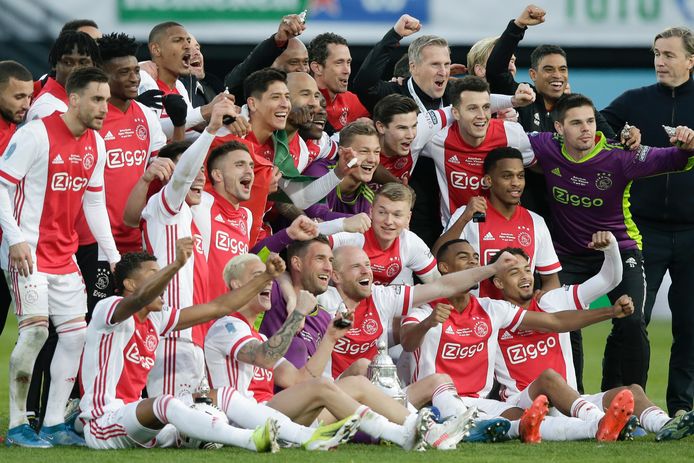 Squawka Live on X: David Neres' goal in the first minute on injury time  crowned Ajax KNVB Cup champions after a 2-1 win against Vitesse. 🏆   / X