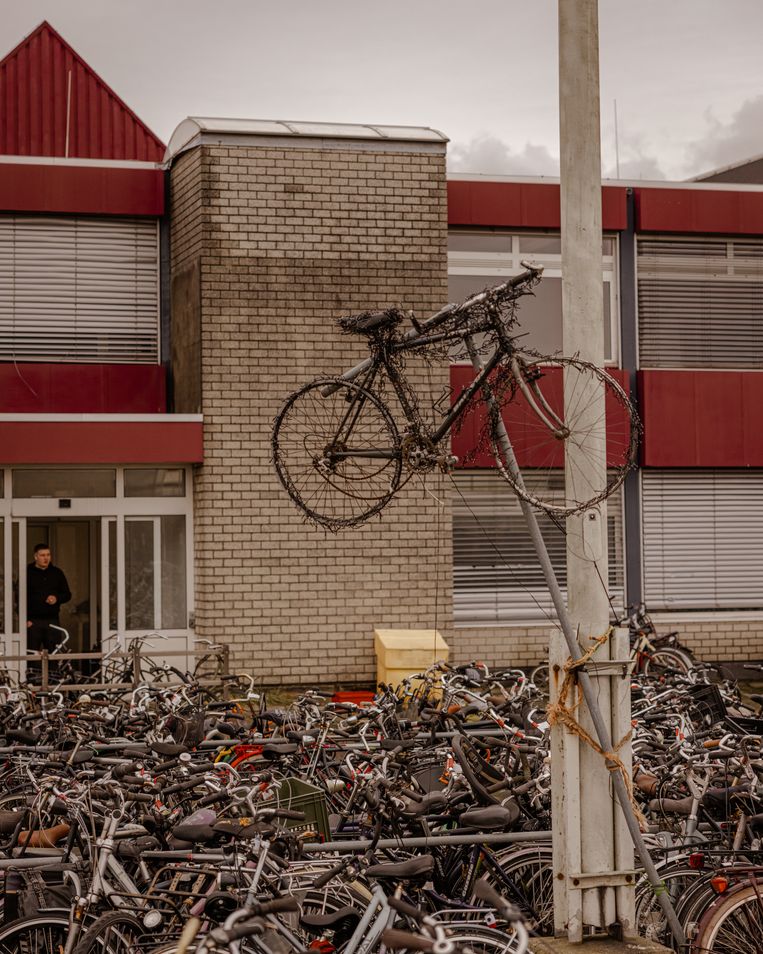 lanthaan onvergeeflijk accent Reconstructie van de handel in weggeknipte fietsen: zo werd het fietsdepot  voor Amsterdam een financieel debacle