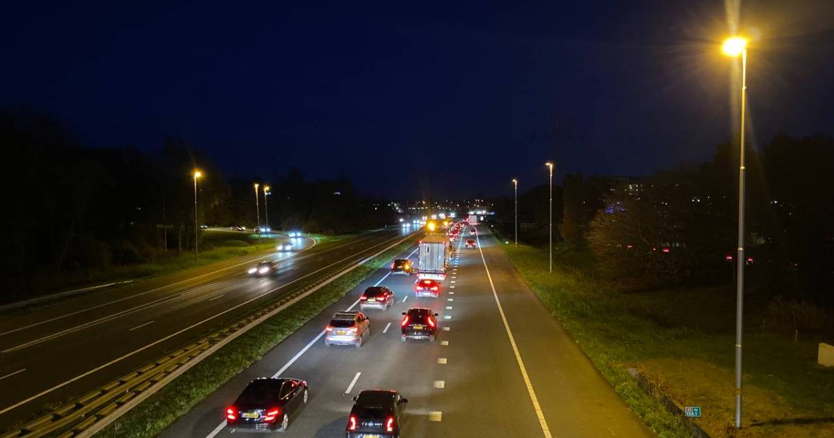 Ongeluk op A1 bij Deventer: rijstrook dicht richting Apeldoorn.