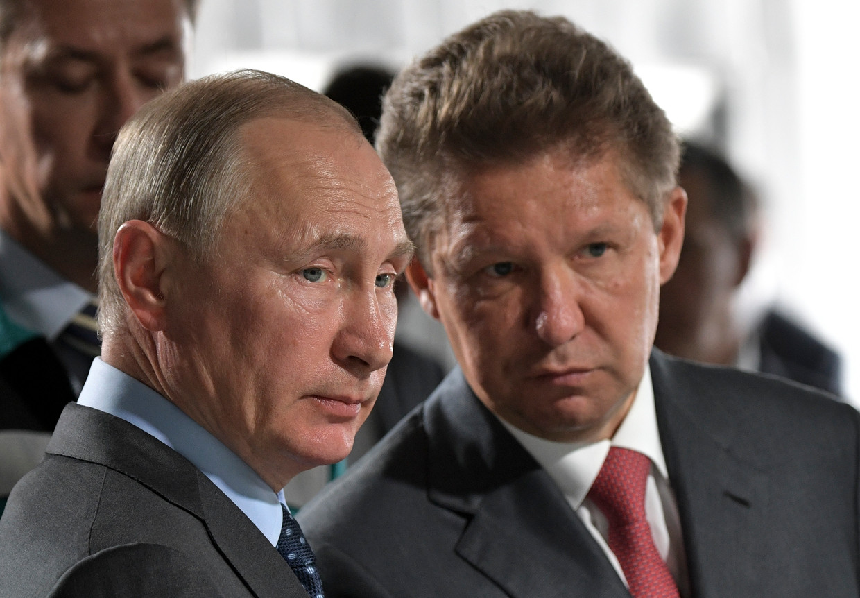 De Russische president Vladimir Poetin en Aleksej Miller, de CEO van staatsgasbedrijf Gazprom in 2017. Beeld AP