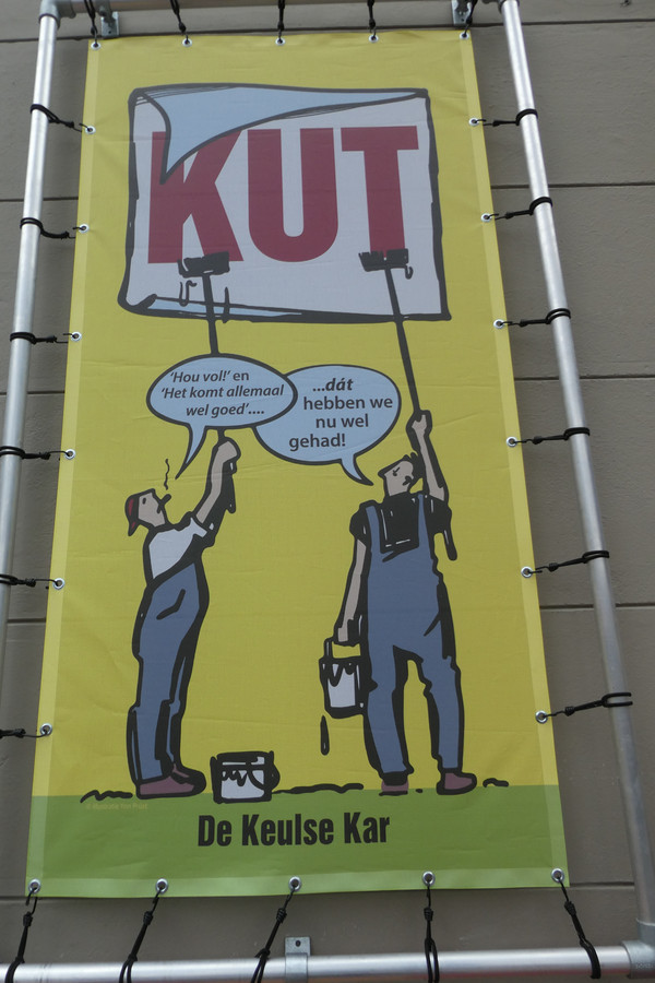 De protest-banner bij de Keulse Kar.