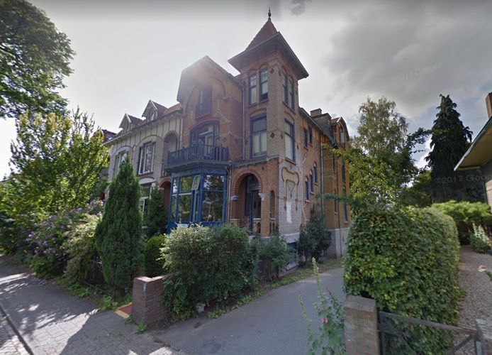 Het pand aan de Deventerweg in Zutphen.
