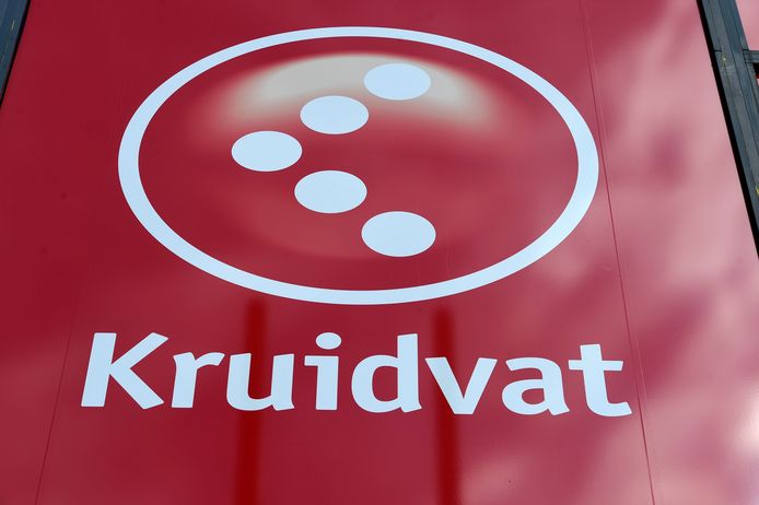 Het logo van Kruidvat. De winkelketen stopt met de verkoop van sigaretten.