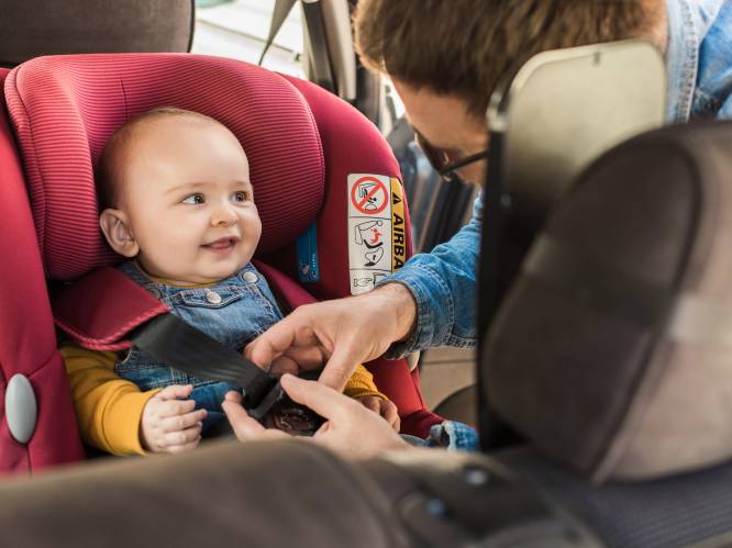 Gedrogeerde bestuurder kruipt na ongeval in kinderzitje op achterbank: “Hij was nog maar net levenslang ongeschikt verklaard om nog te rijden”