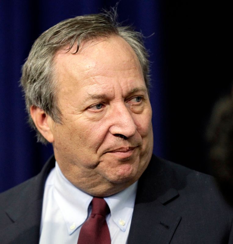 Topeconoom en voormalig minister van financiën Larry Summers vreest de ergste handelsoorlog sinds de Grote Depressie als Trump verkozen wordt. Beeld AP