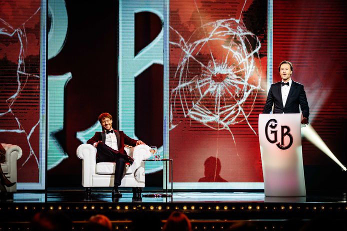Giel Beelen en Gijs Staverman tijdens 'The Roast' van Comedy Central.