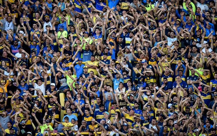 Fans van Boca Junior in La Bombonera, het stadion van de Argentijnse topclub.