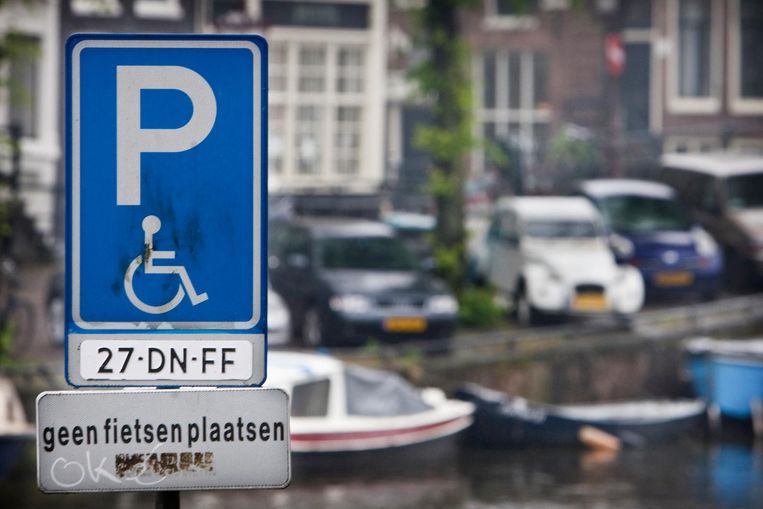 Geluk bij een ongeluk 90 euro korting op boete voor parkeren op gehandicaptenparkeerplaats