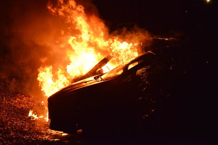 Drie auto's in brand op de Galderseweg in Breda.