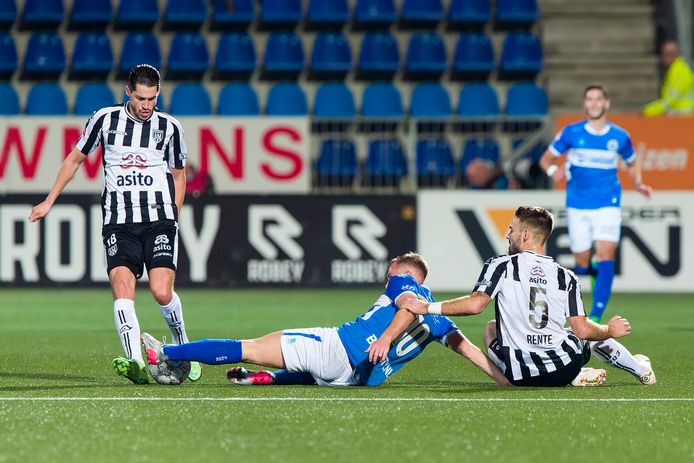 FC Den Bosch laat koploper Heracles met de volle winst ontsnappen