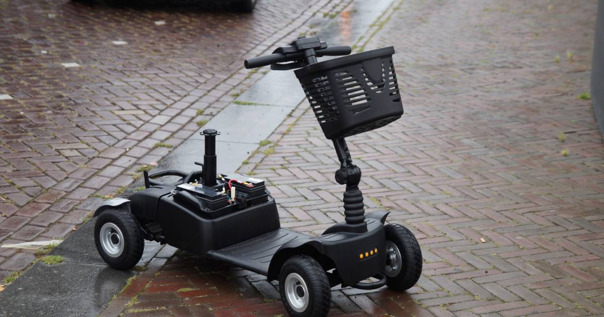 Vrouw op scootmobiel gewond bij aanrijding op zebrapad in Drunen.