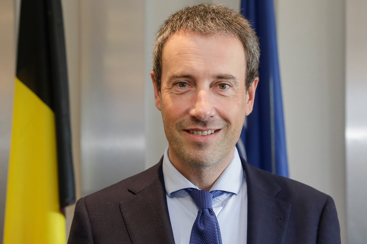 Minister van Defensie wil aantal militairen op straat