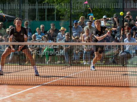 Lokale talenten halen finale op Spaans padelfeest: ‘Een van de mooiste potten die ik heb gespeeld’