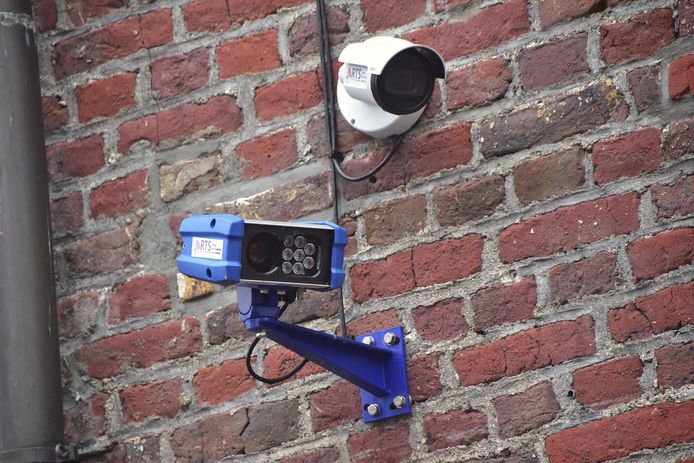 Wie met de wagen over de Markt van Tielt rijdt, riskeert een gas-boete van 58 euro. Een bewakingscamera registreert de overtreders.