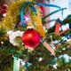 Zo versier je een beetje modern je boom: de kersttrends van 2018