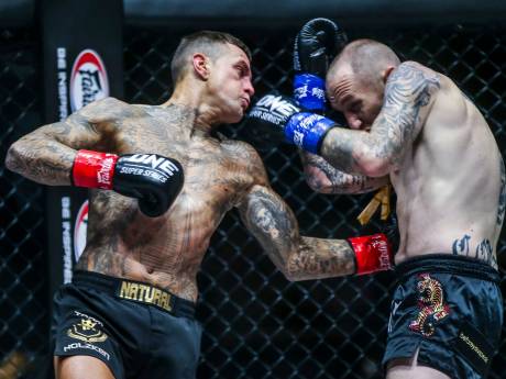 Nieky Holzken krijgt goed nieuws te horen: kickbokser gaat alsnog de ring in