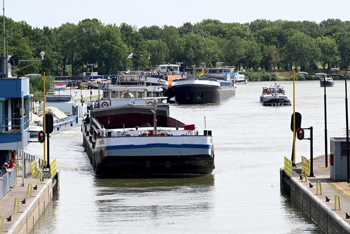 Eerdere drukte bij de Graafse sluis.