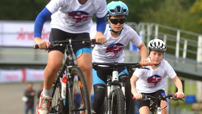 Roosendaalse jeugd strijdt om wielerwinst: ‘Zij maken onze toekomst als wielerstad’