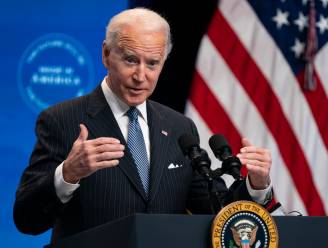 Amerikaanse president Biden gaat volledige wagenpark overheid elektrificeren