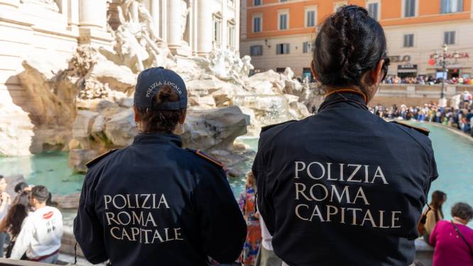 ‘Hekel aan pet’: agenten in Rome verzinnen van alles om niet de straat op te hoeven
