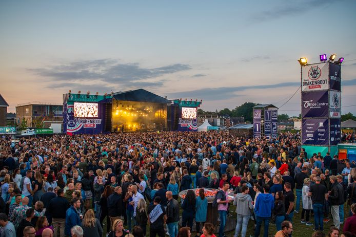 Kan Apeldoorn op 10 en 11 september weer dansen op het Drakenbootfestival? De voorbereidingen gaan gewoon door, maar of het daadwerkelijk doorgaat is door de huidige maatregelen nog maar de vraag.
